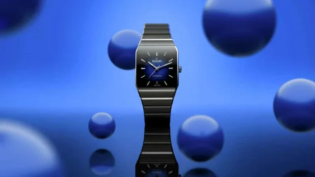 Rado: die Anatom in Blau