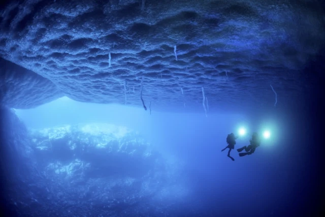 Von jeder verkauften Fifty Fathoms Bathyscaphe Flyback Chronograph Blancpain Ocean Commitment II gehen 1.000 Euro an die Expedition Gombessa II