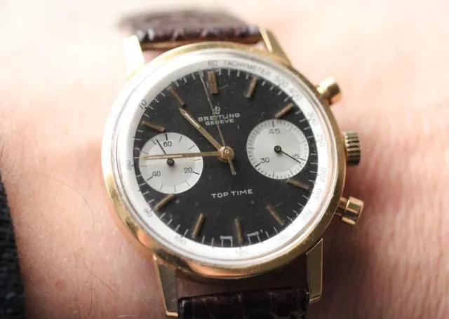 Die Breitling Referenz 2004 Top Time am Handgelenk von Boris Pjanic