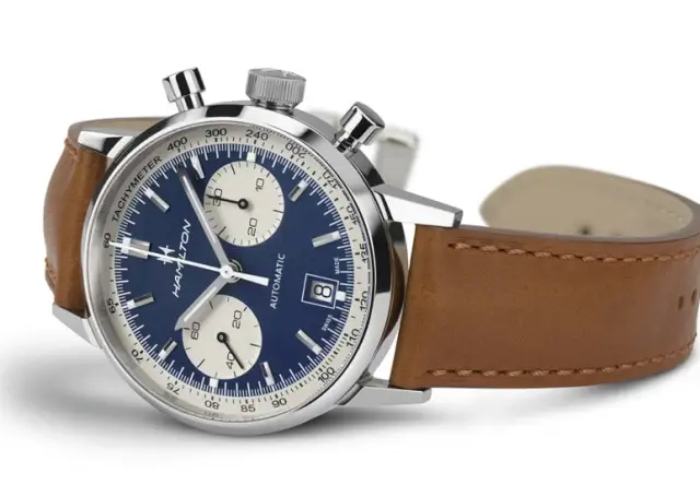 Hamilton: Intra-Matic Auto Chrono mit blauem Zifferblatt und cremefarbenen Totalisatoren