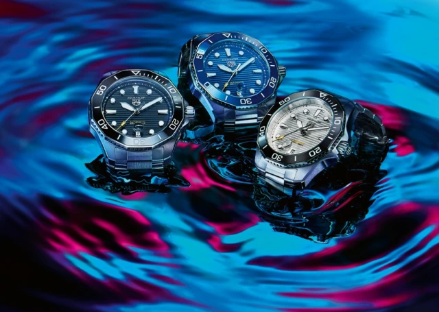 TAG Heuer: Aquaracer Professional 300 schwarz, silber, blaues Zifferblatt