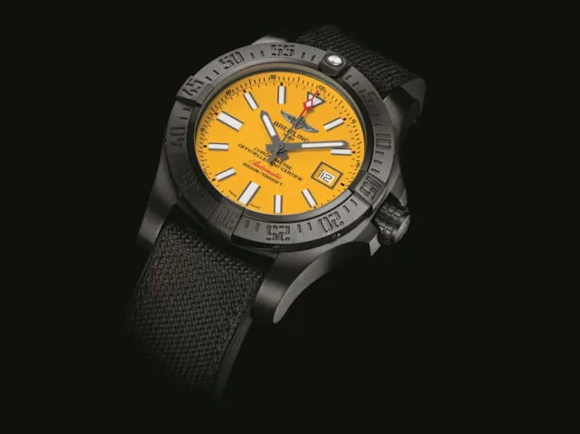 Breitling: Avenger II Seawolf Blacksteel in Schwarz und Gelb Breitling: Avenger II Seawolf Blacksteel in Schwarz und Gelb