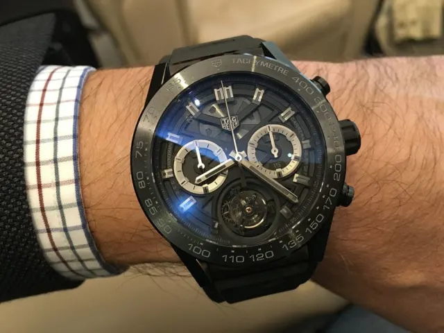 Der Tourbillon-Chronograph Carrera Heuer 02 von TAG Heuer ist ein echter Preisknüller.