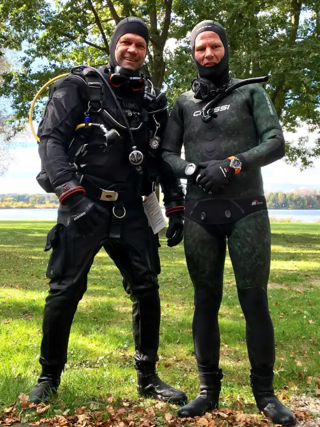 Testeten die Oris Aquis Depth Gauge Edition Chronos beim Tauchgang: Tauchlehrer Jens Köppe (links) und Chronos-Redakteur Jens Koch