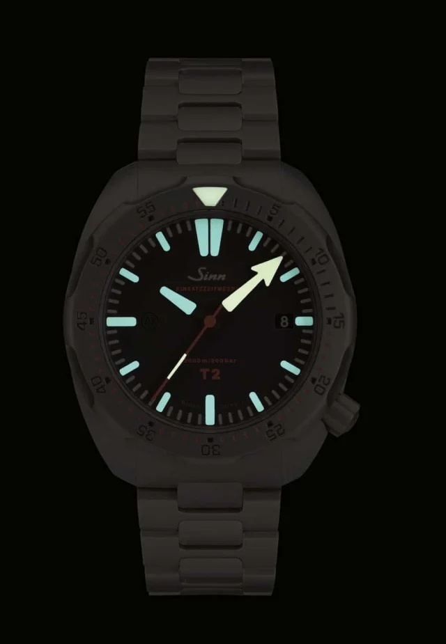 Taucheruhrenwahl Hauptgewinn Sinn T2 Nachtansicht