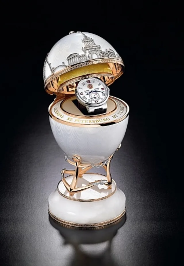 ulysse-nardin-oeuf-demi-avec-montre