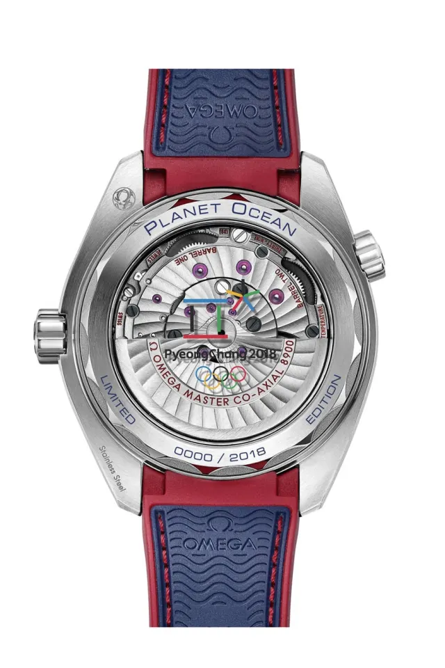 Die Omega Seamaster Planet Ocean "PyeongChang 2018" ist mit dem Kaliber Co-Axial Master Chronometer 8900 ausgesattet Die Omega Seamaster Planet Ocean "PyeongChang 2018" ist mit dem Kaliber Co-Axial Master Chronometer 8900 ausgesattet