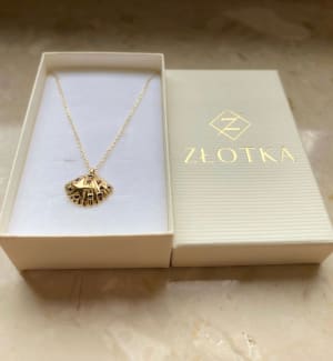 Złoty naszyjnik 585 MUSZELKA Z ONYKSAMI - miniatura 3