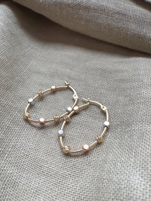 Złote kolczyki 585 KÓŁKA Z KULKAMI - miniatura 1