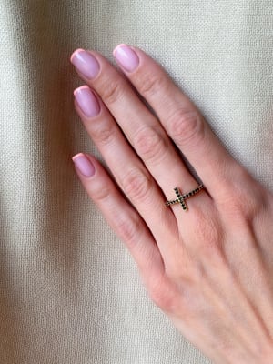 Złoty pierścionek 585 KRZYŻ CZARNE CYRKONIE - miniatura 2