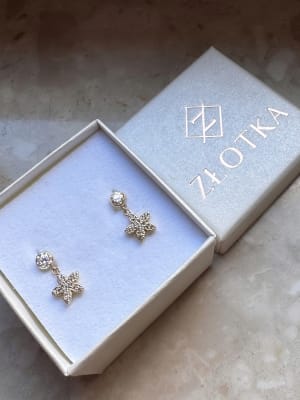 Złote kolczyki 585 KWIATUSZKI Z CYRKONIAMI - miniatura 3