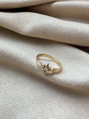 Złoty pierścionek 585 GWIAZDA Z CYRKONIAMI - miniatura 1