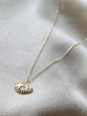 Złoty naszyjnik 585 MUSZELKA Z CYRKONIAMI - miniatura 1