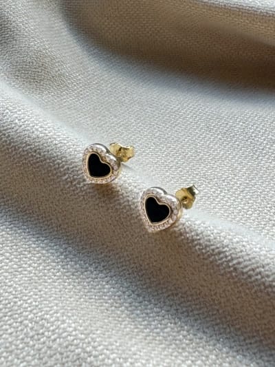Złote kolczyki 585 CZARNE SERDUSZKA Z CYRKONIAMI