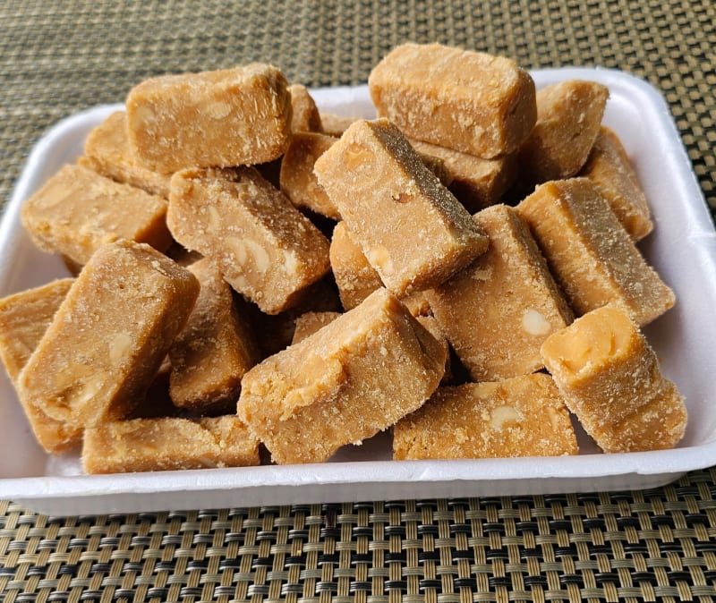 Doce de leite com Amendoim em Cubinhos
