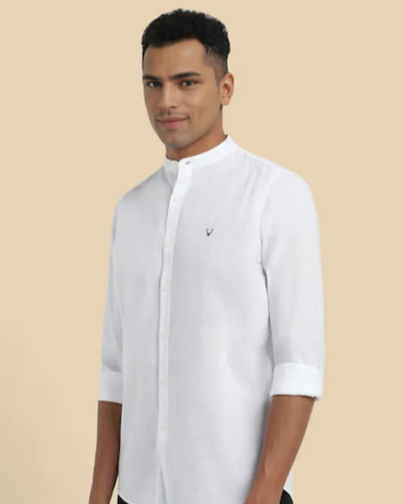 Men White Slim Fit Solid Casual Shirts - View 2