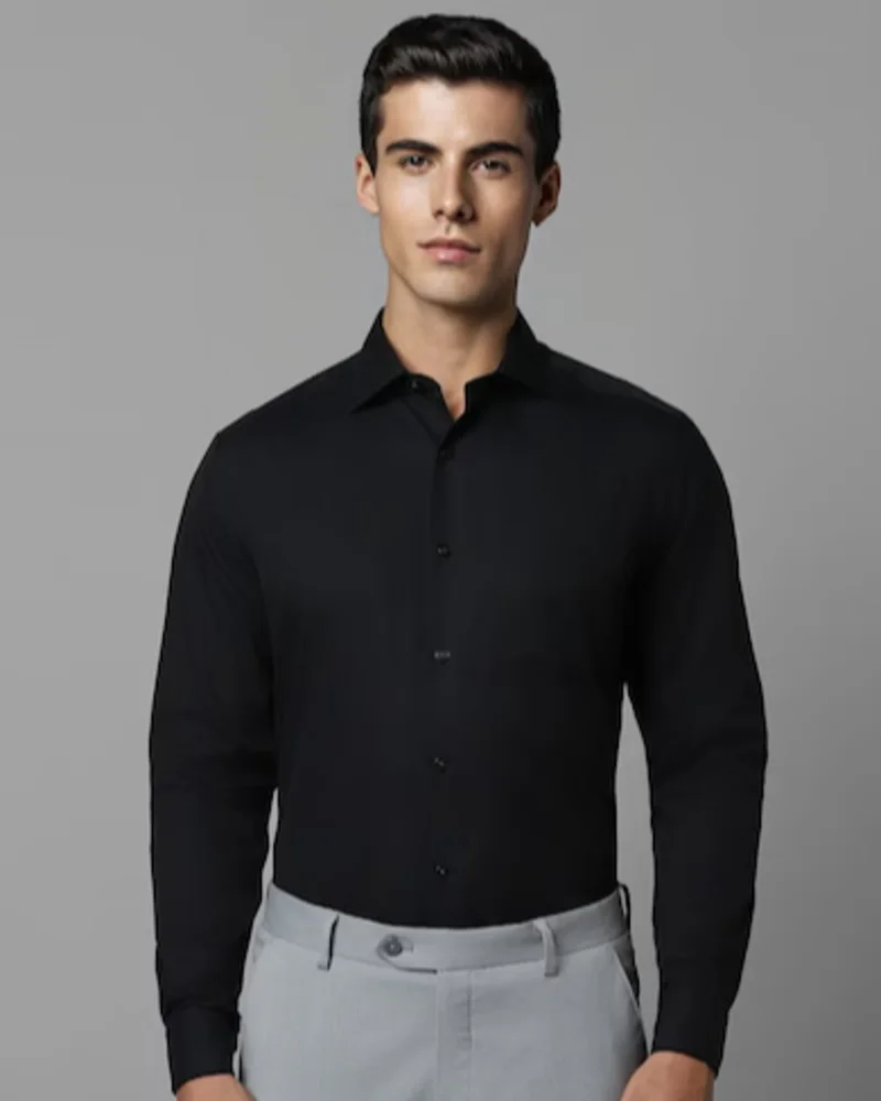 Men Black Classic Fit Solid Formal Shirt