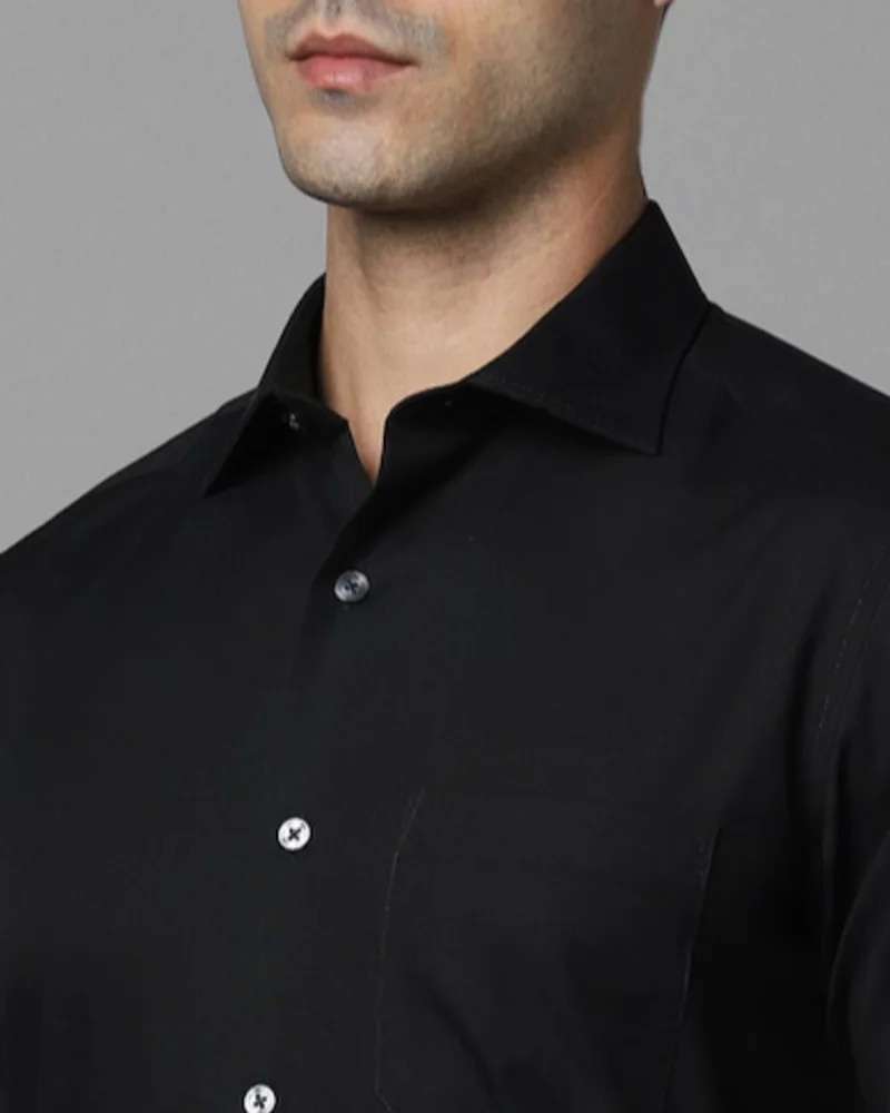 Men Black Classic Fit Solid Formal Shirt - View 2