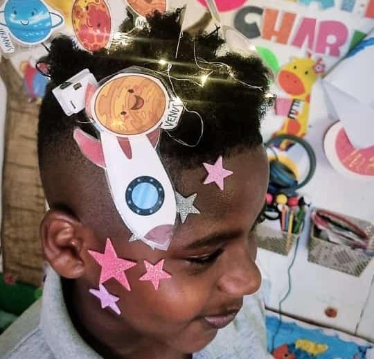 Neimar in his crazy hairstyle.