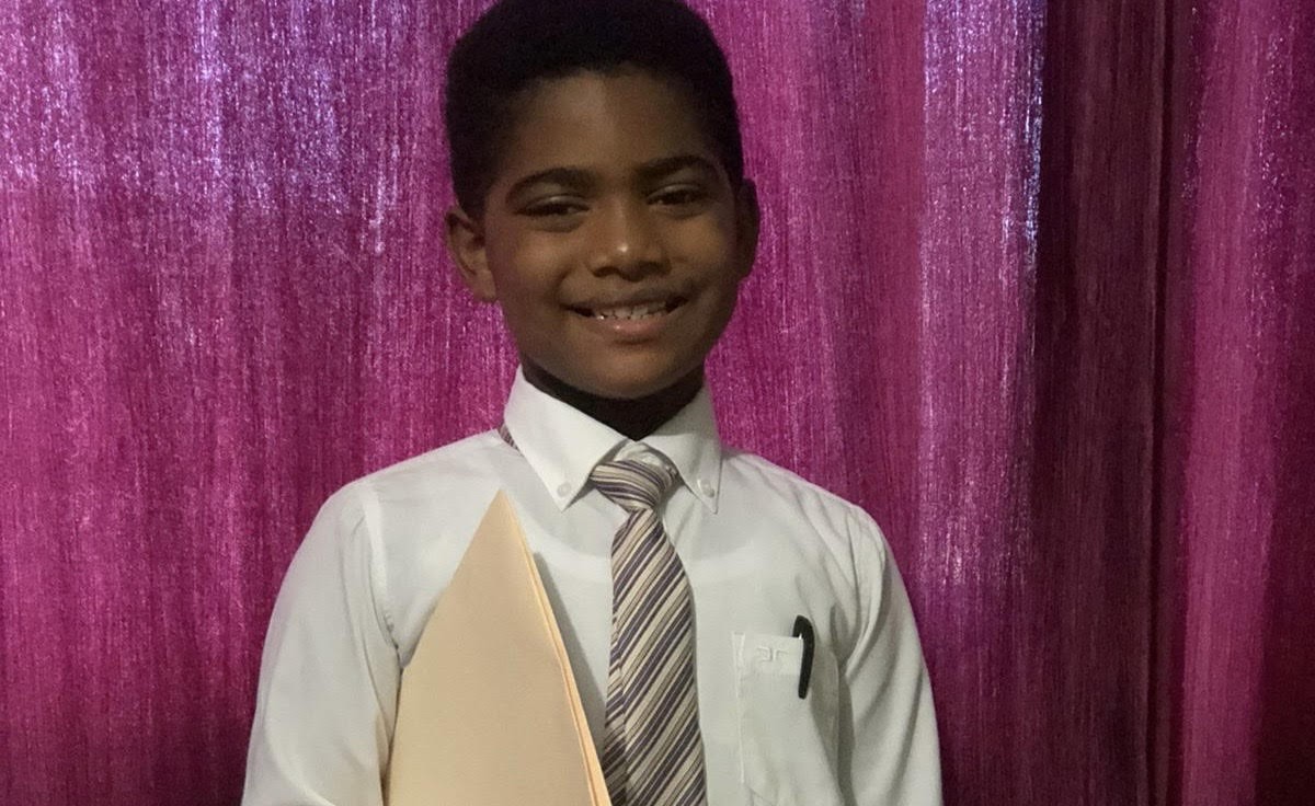 Damarion as Professor Knolly Butler.