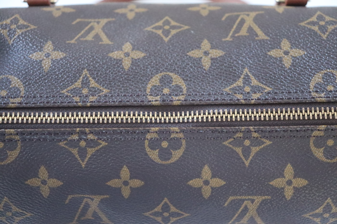 LOUIS VUITTON Papillon 26