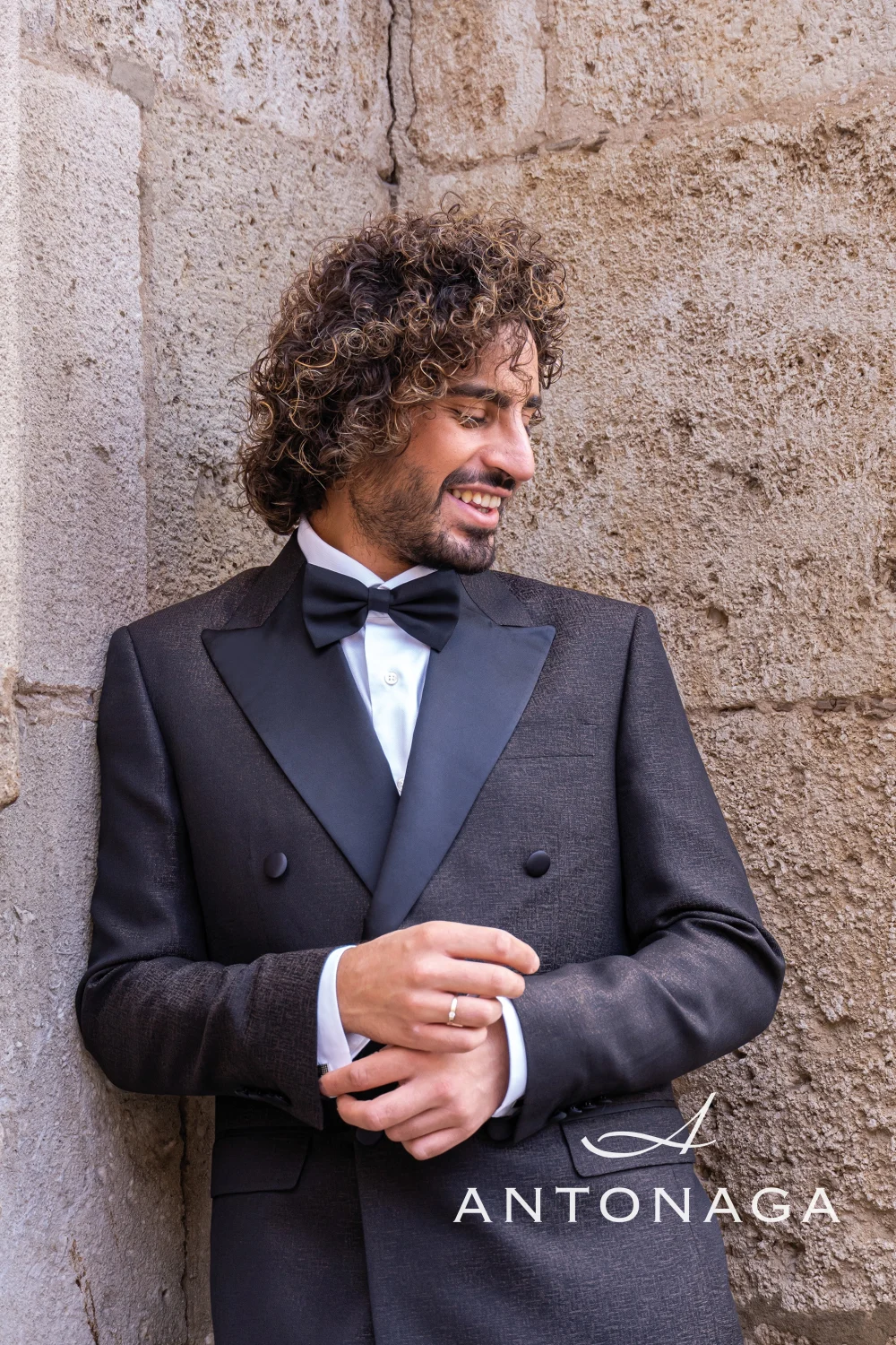 Traje MARIN negro con negro con solapa de pico — Antonaga FANTASIA — detalle