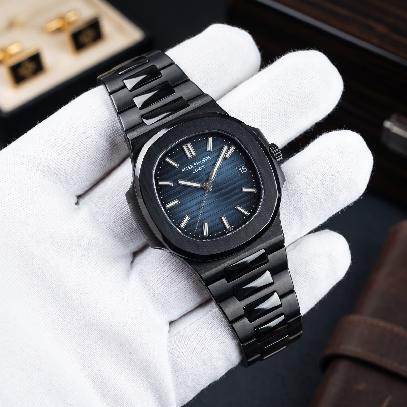 PATEK NEUTILUS QTZ - view 1