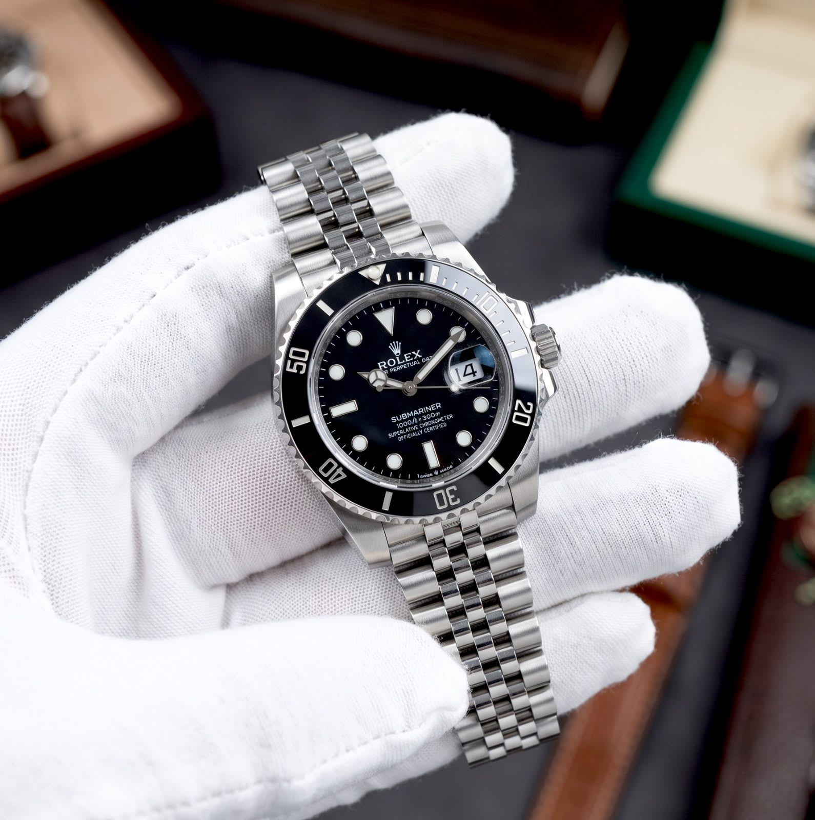 Rolex Submariner Date - view 1