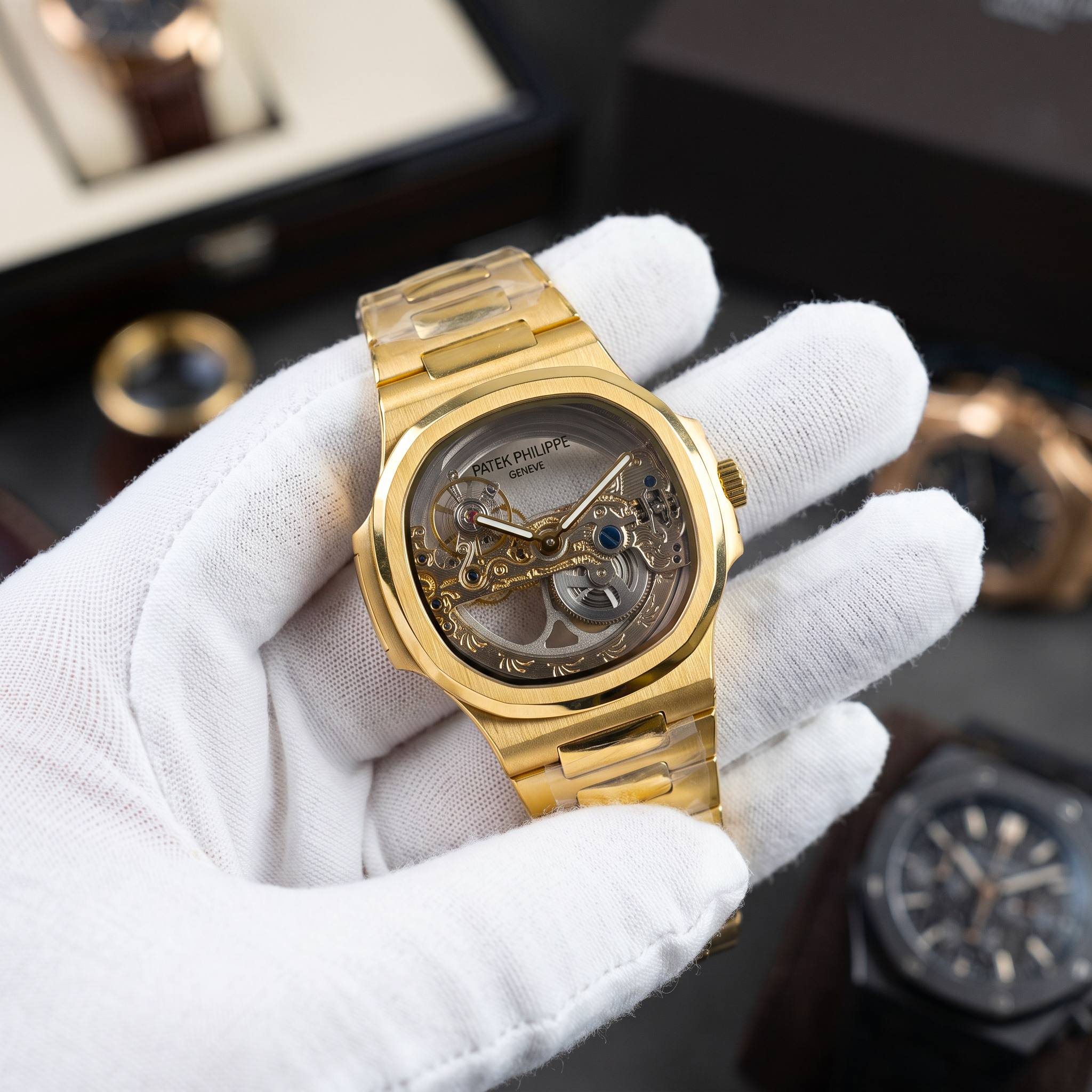 PATEK NEUTILUS AUTO view 1