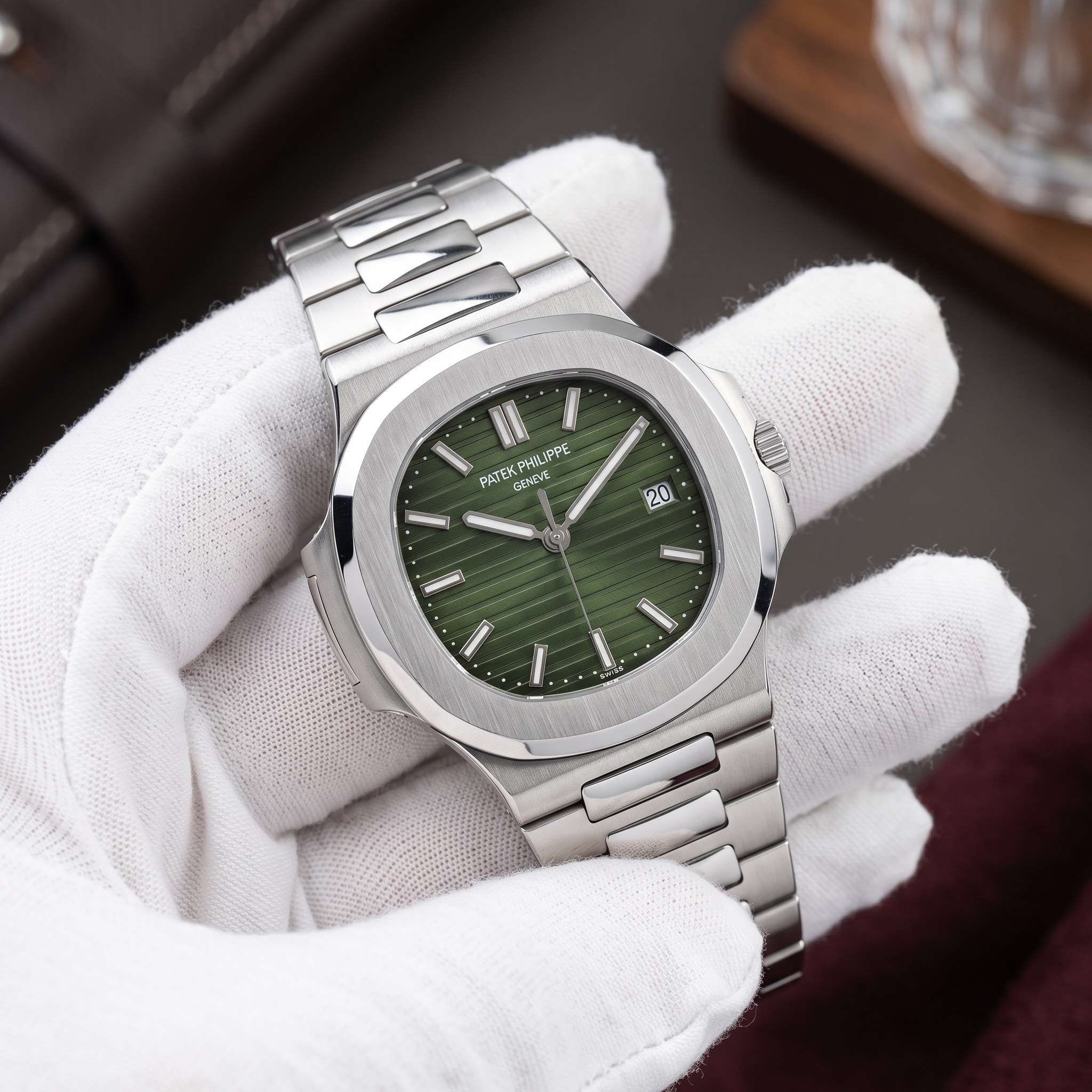 PATEK NEUTILUS AUTO view 1