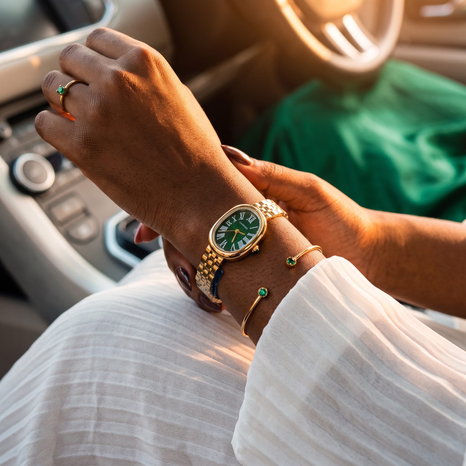 Cartier Baignoire Green Dial Yellow Gold Bracelet Watch view 2