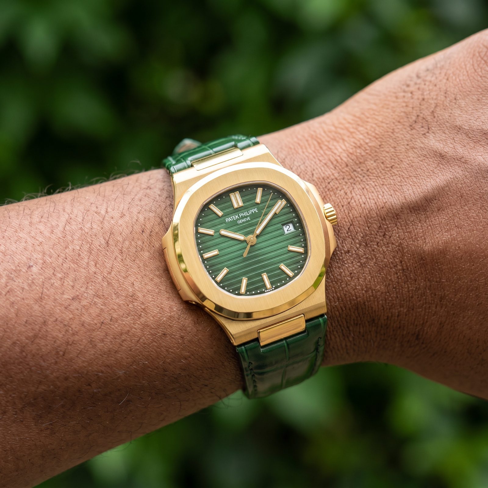 PATEK NEUTILUS AUTO view 2