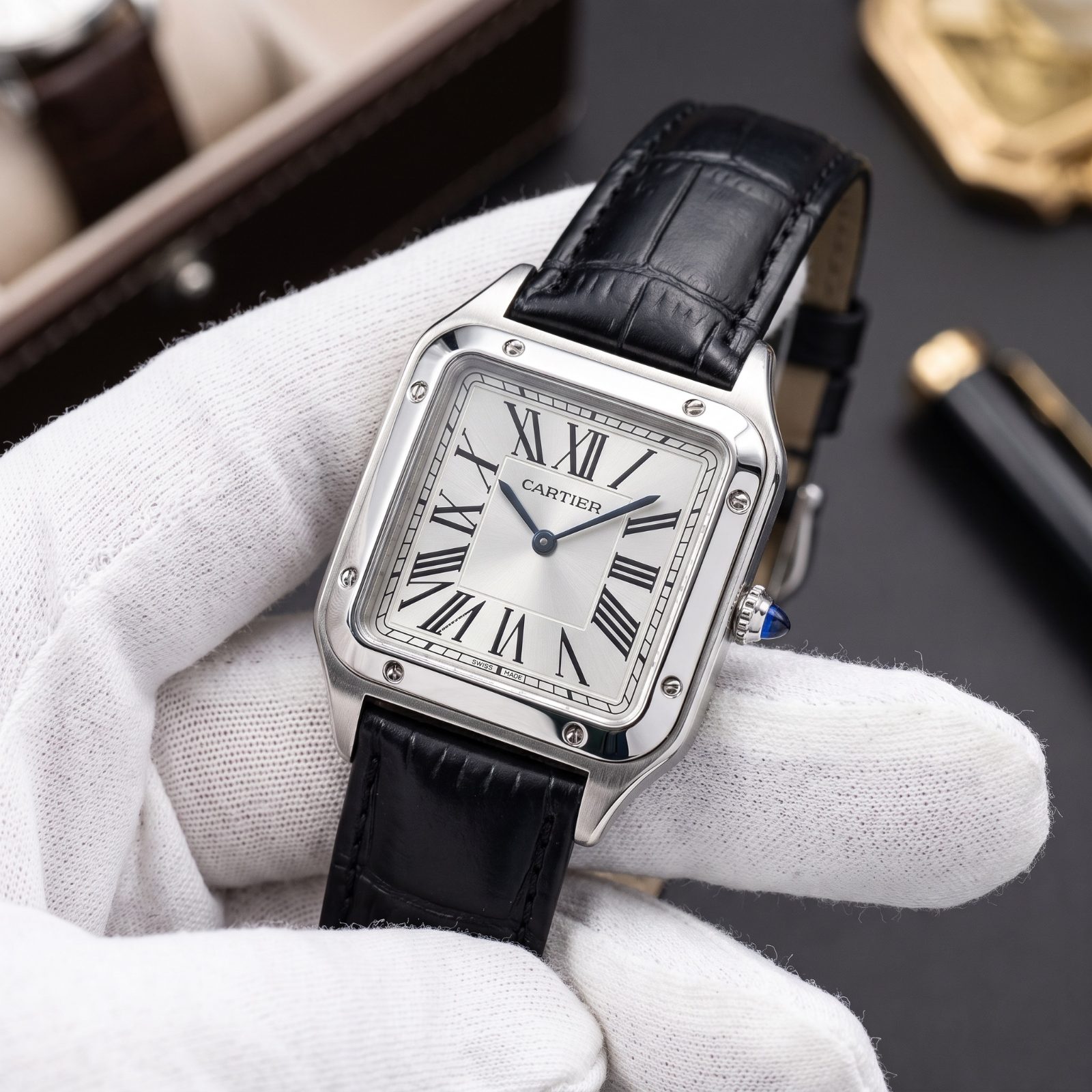 cartier, santos, automatic, square case, yellow gold, roman numerals, date window, swiss made, gold