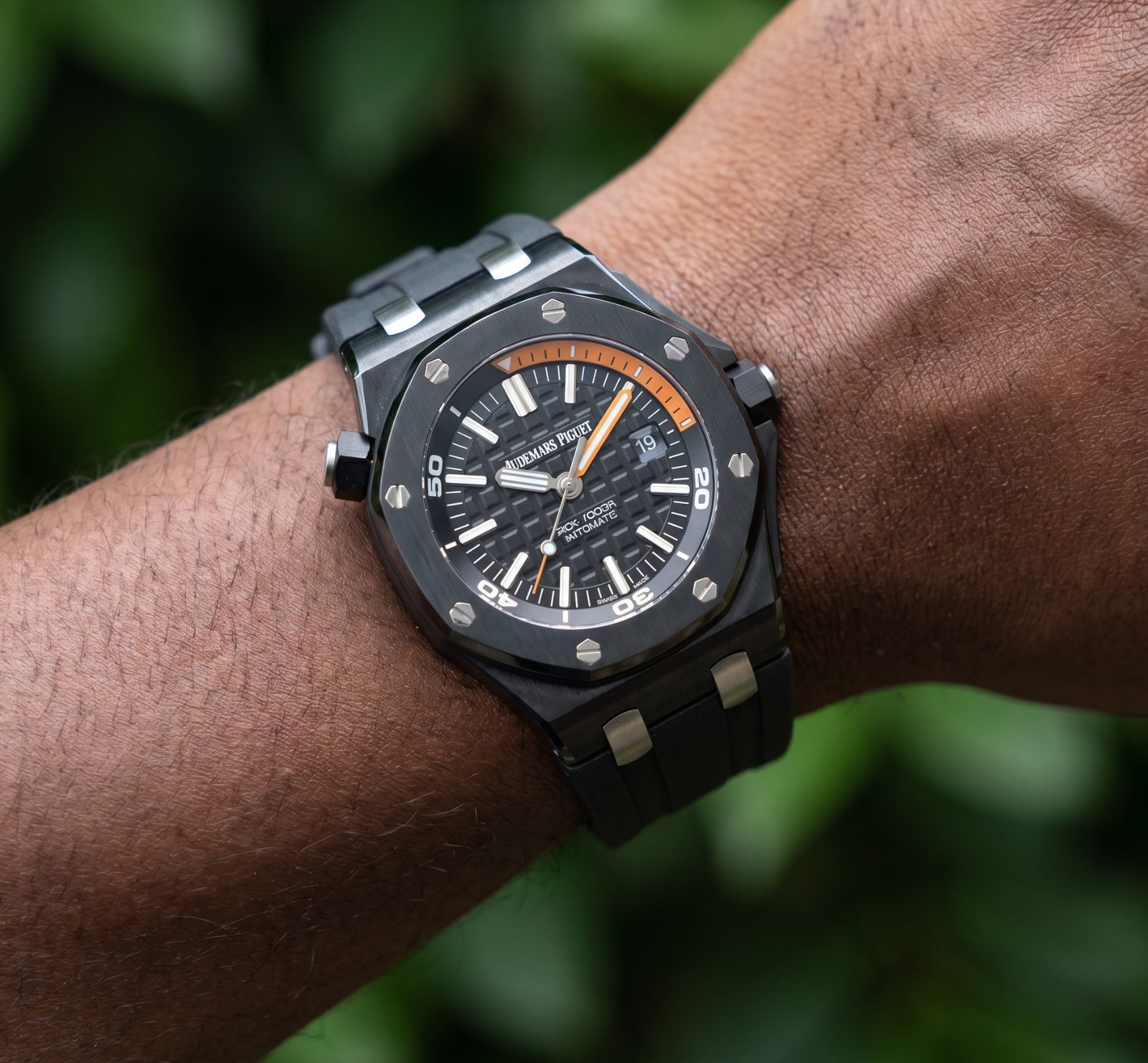 Audemars Piguet Royal Oak Offshore Diver view 2