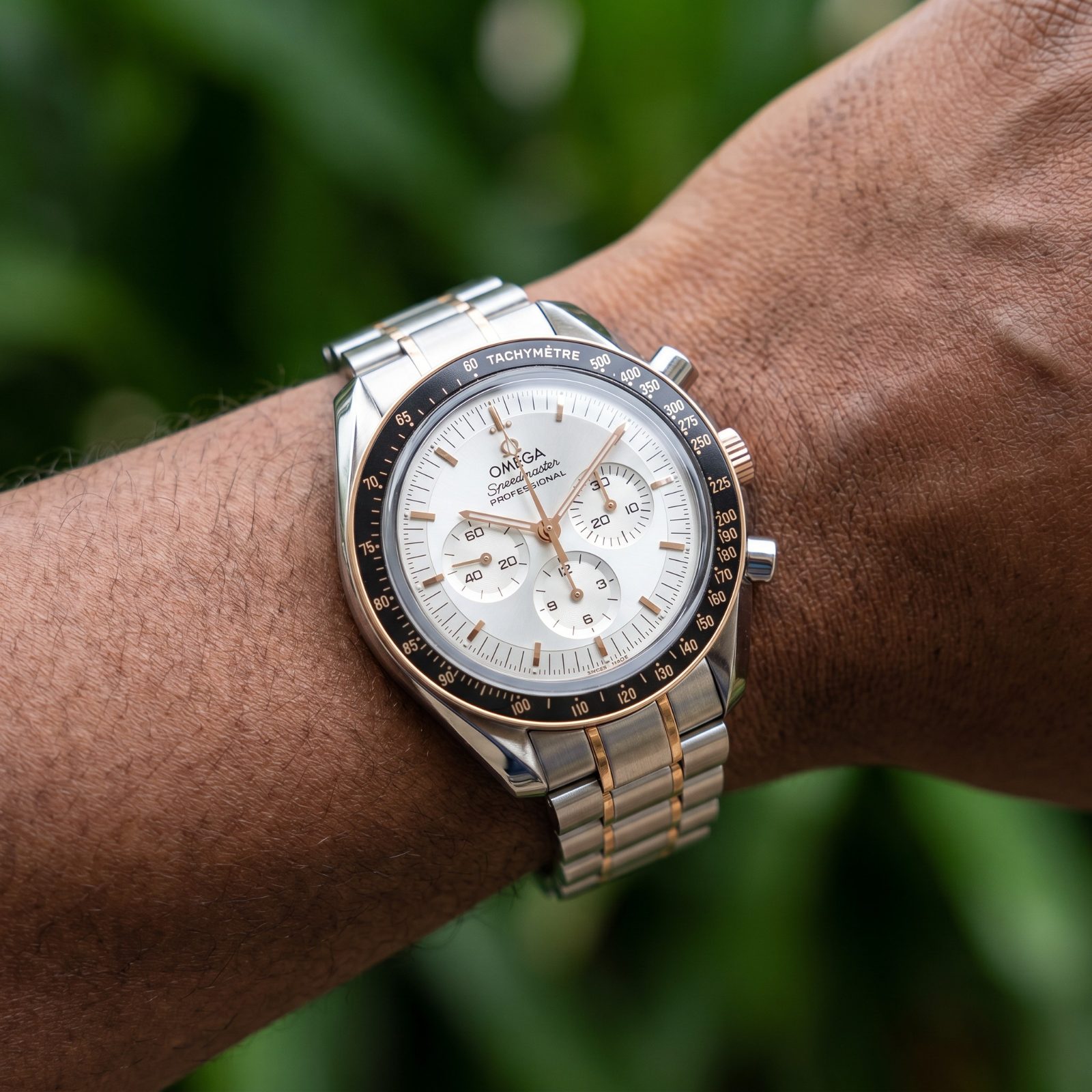 Omega Speedmaster Professional view 2