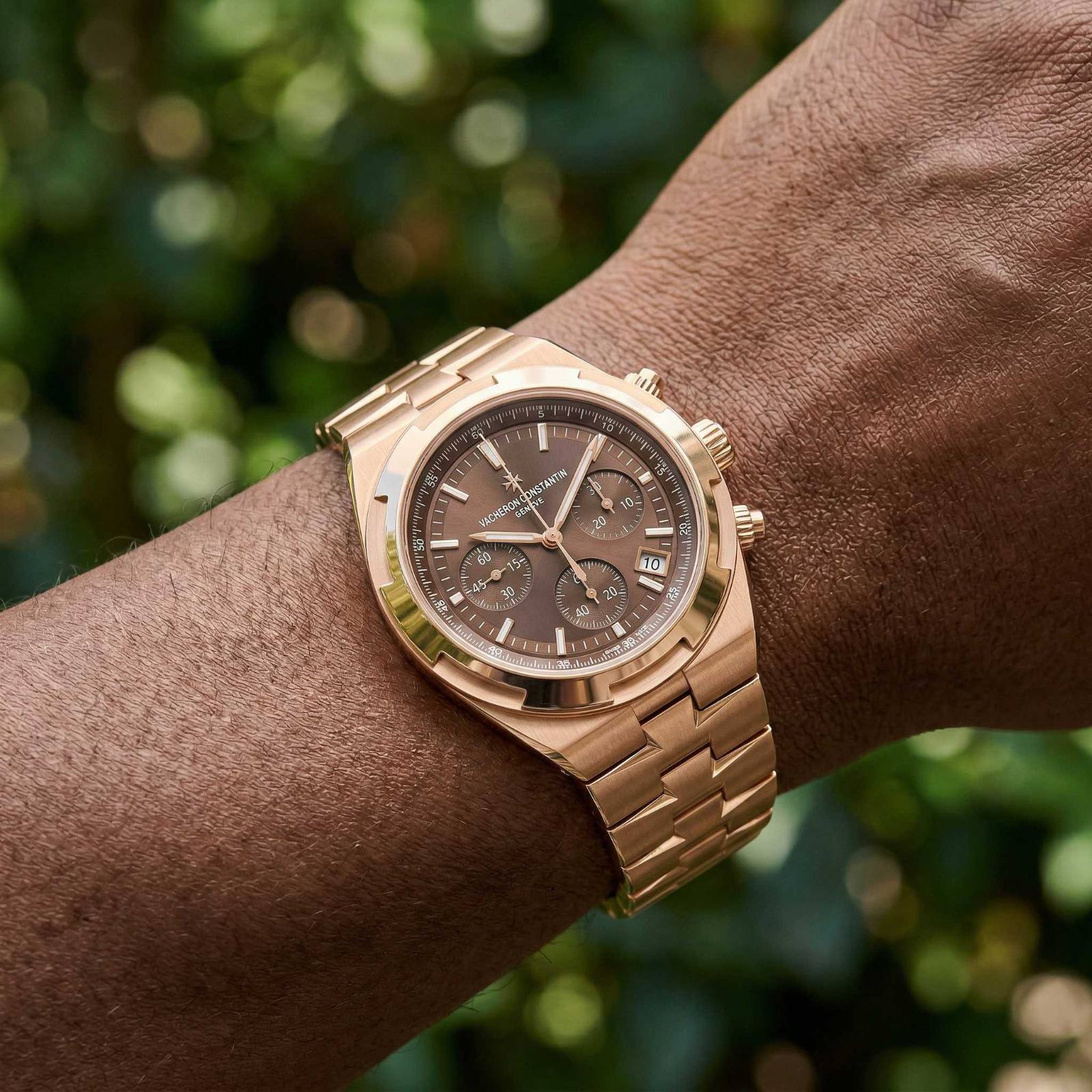 Vacheron Constantin Overseas Chronograph Rose Gold view 2