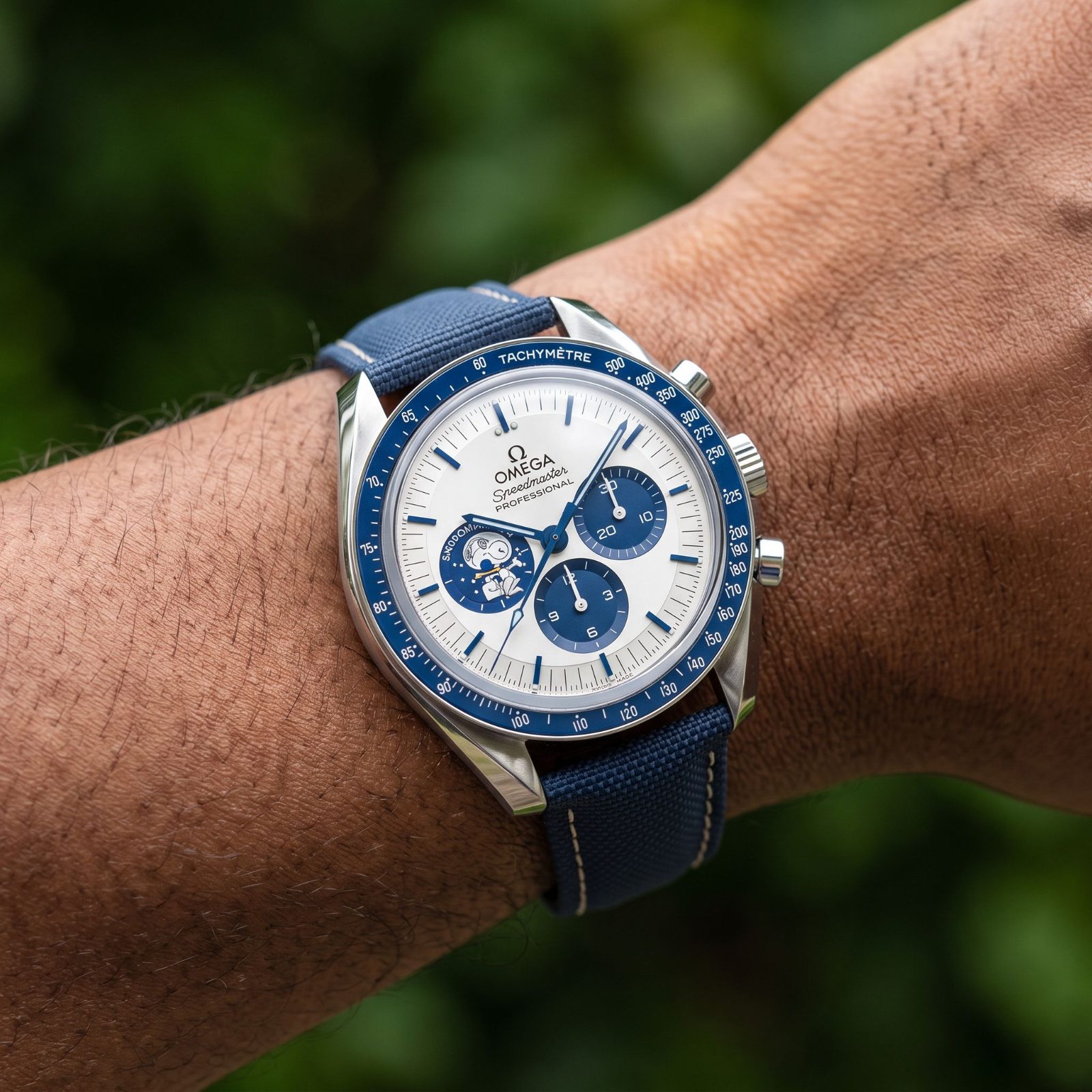 Omega Speedmaster Professional view 2