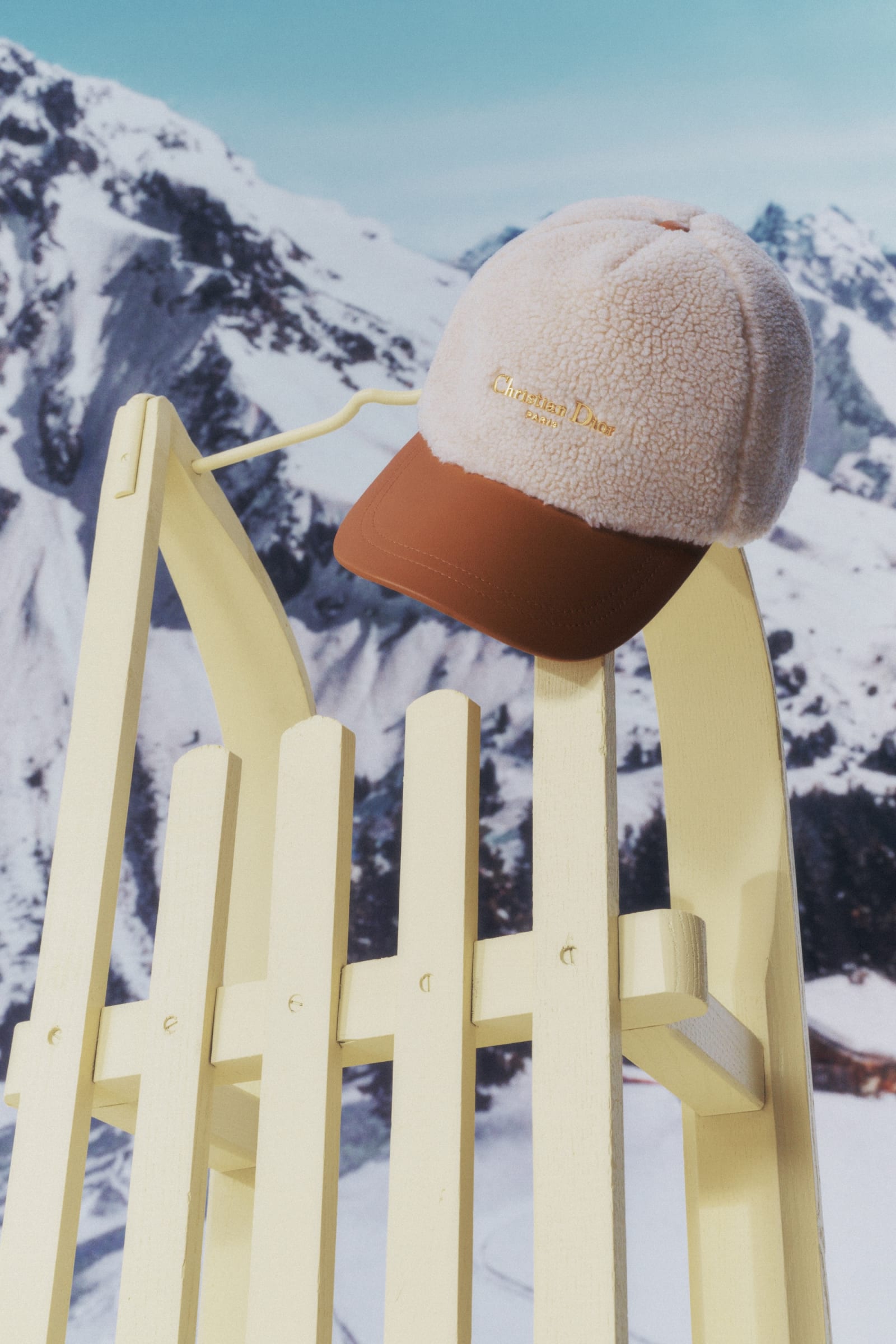 013_2425-1763842438000