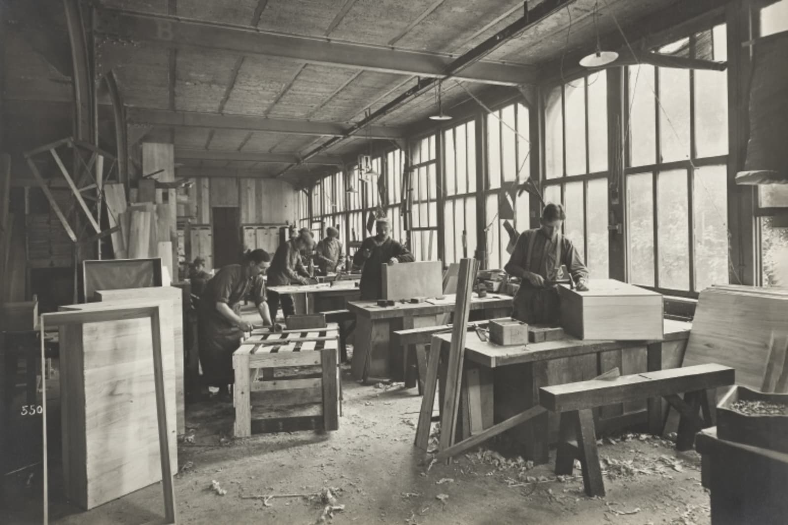 20-Collection-Louis-Vuitton-1764536971290