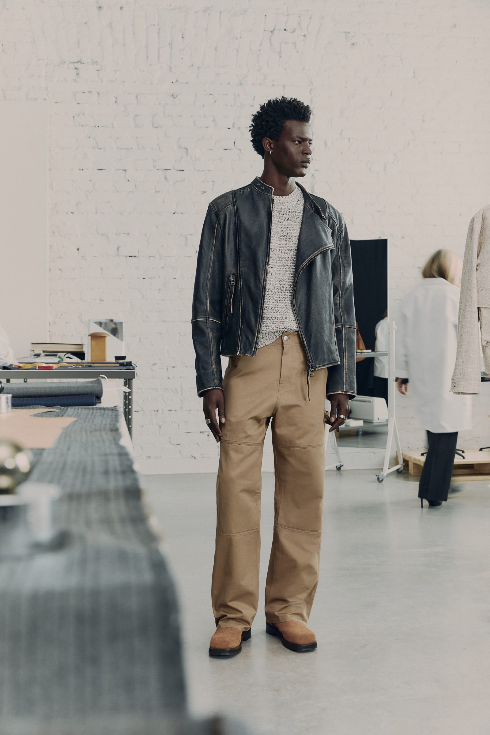 2450005-3001c-0677-1600x2400-1742417025263-f19ihx6pun