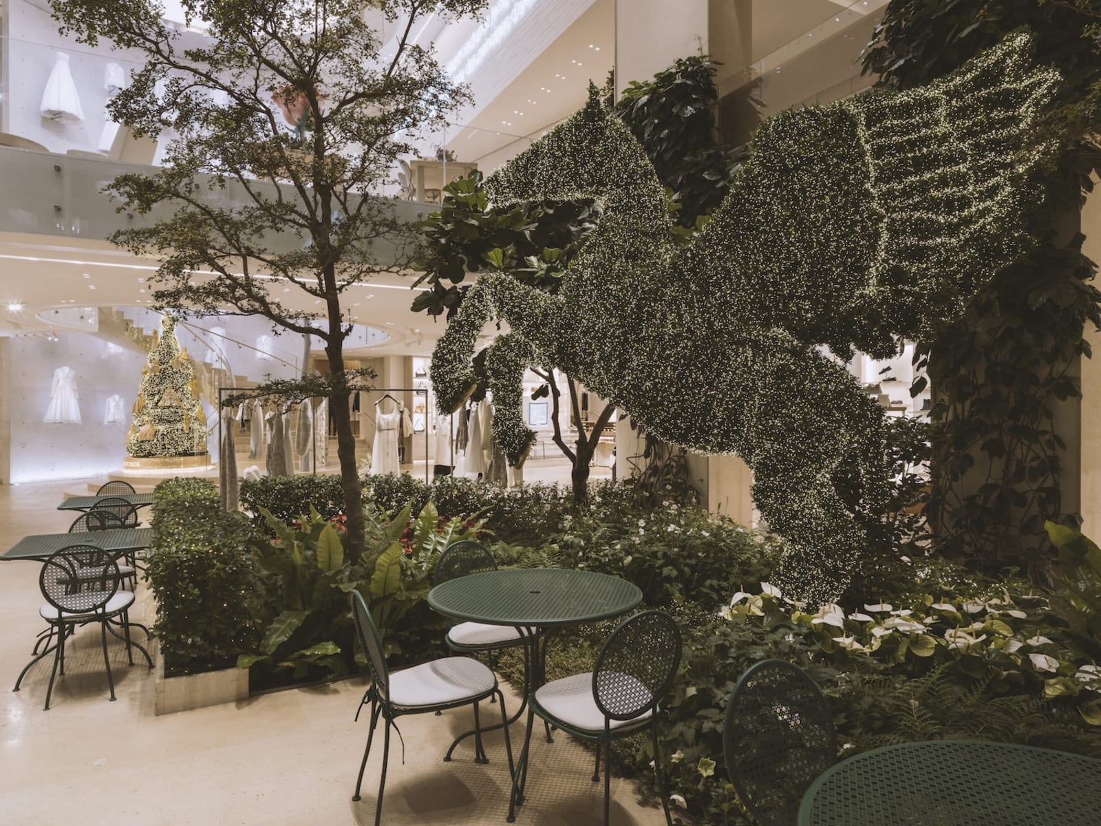 30-MONTAIGNE-PARIS-KRISTENPELOU(34)-1764268870541