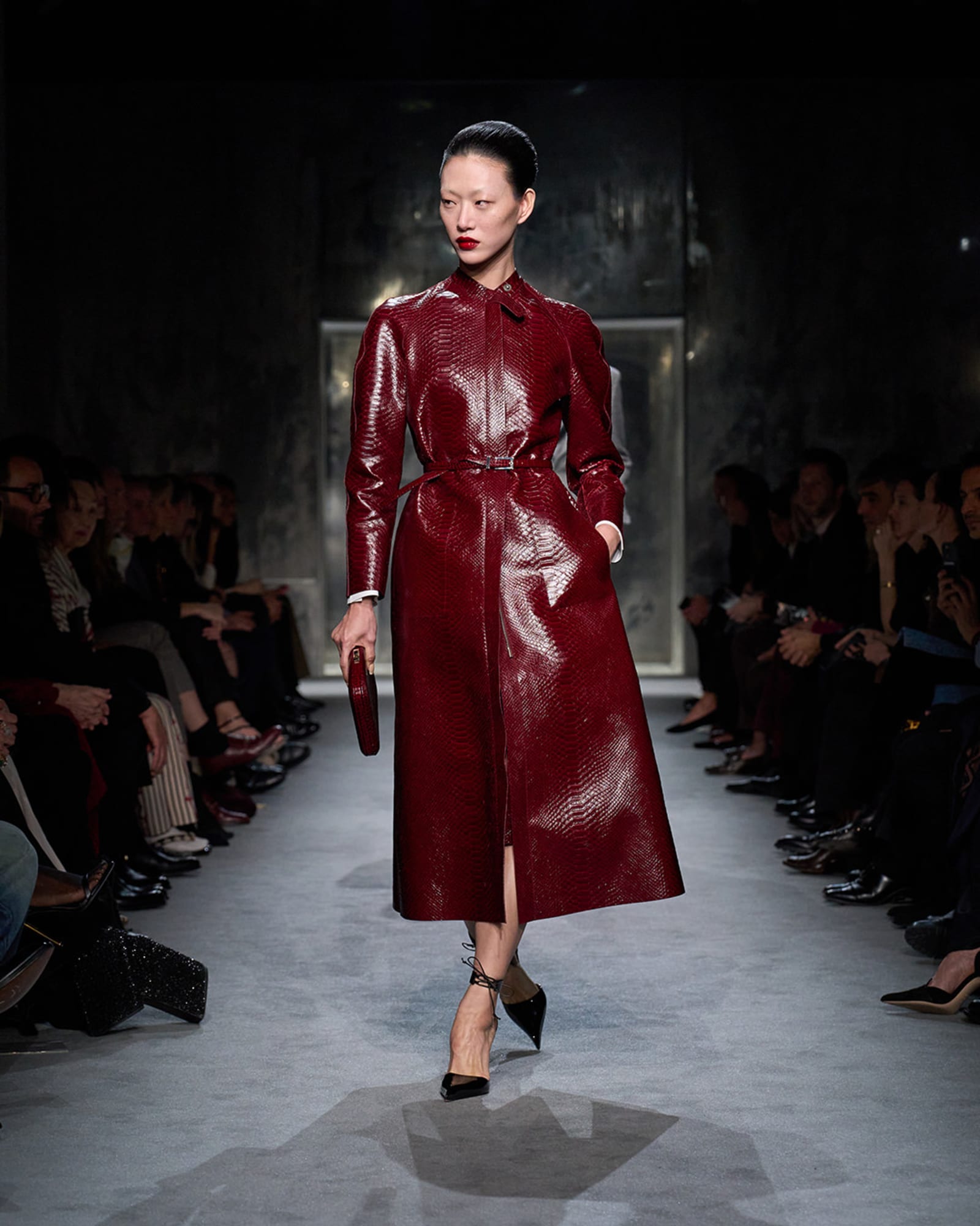 67c9c1f199d7122602f2c90c-tom-ford-v2-024-1742416791665-luxzrwywntj