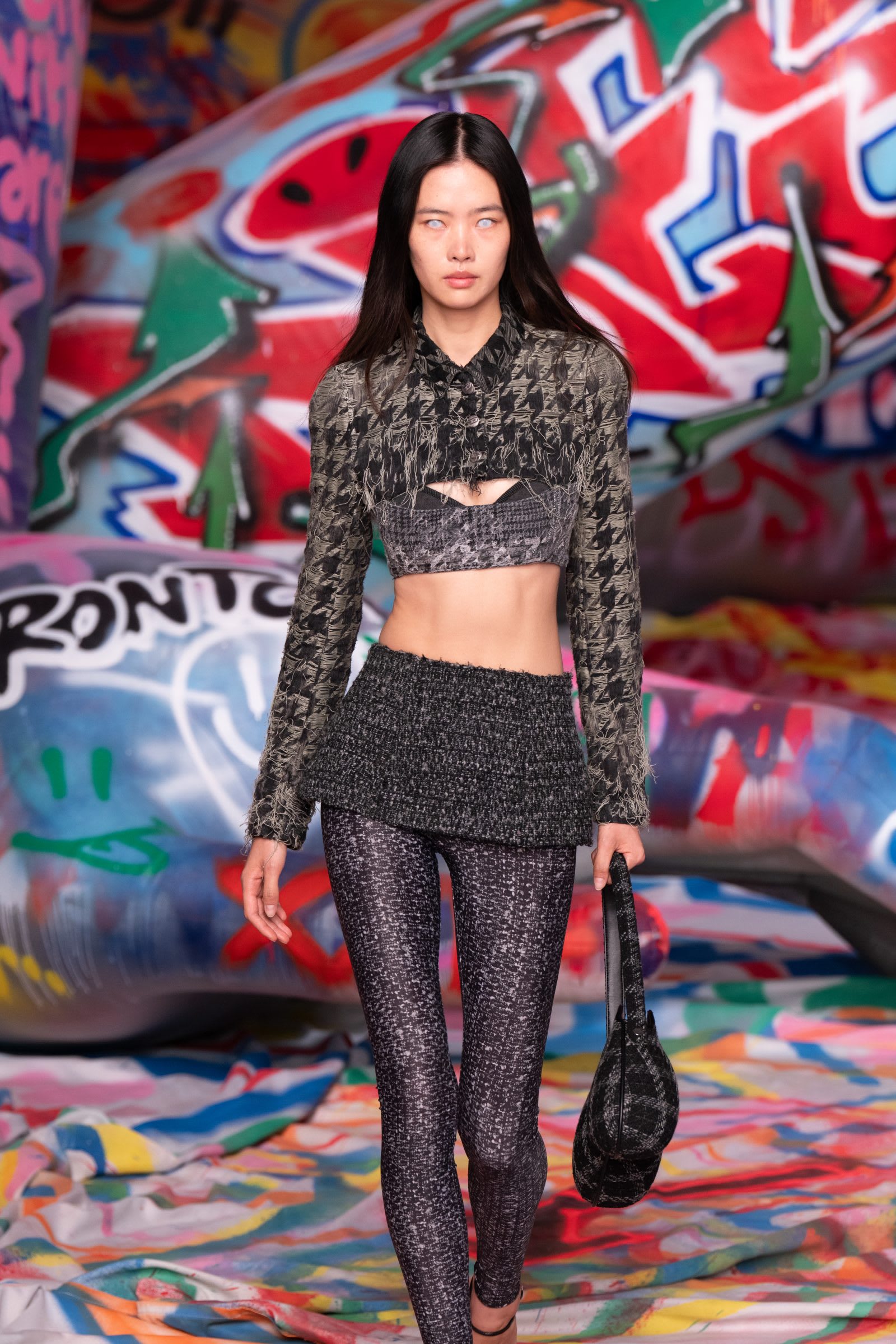 7-1600x2399-1742416856059-gudlo8khvgk