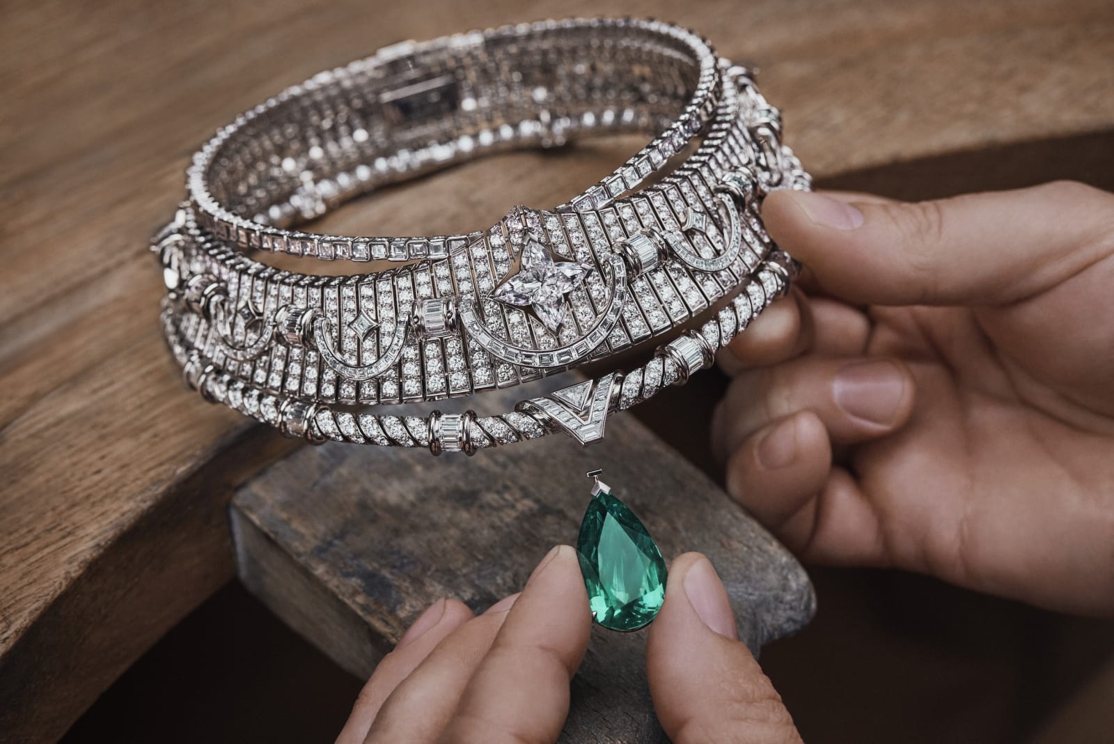 Apogee-necklace-Louis-Vuitton-Virtuosity-Louis-Vuitton-High-Jewelry-Piotr-Stoklosa-6-1763844463311