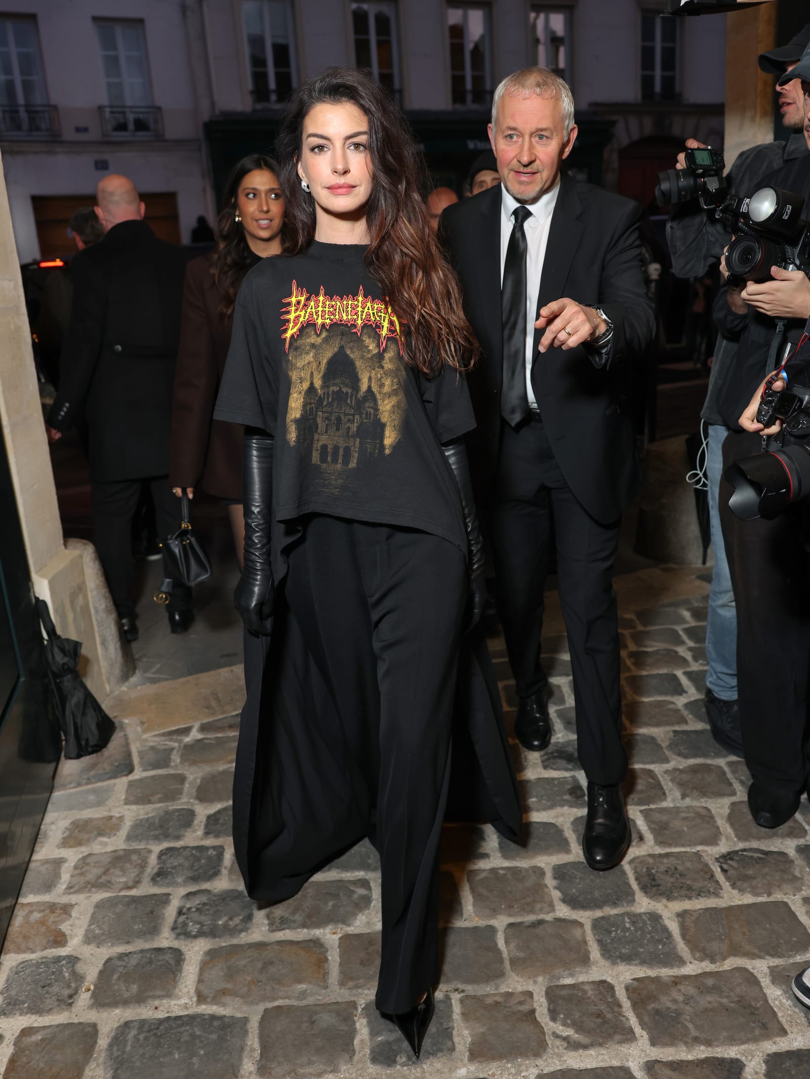 Balenciaga-Summer-26-Getty-Images-Anne-Hathaway9-1762887644504