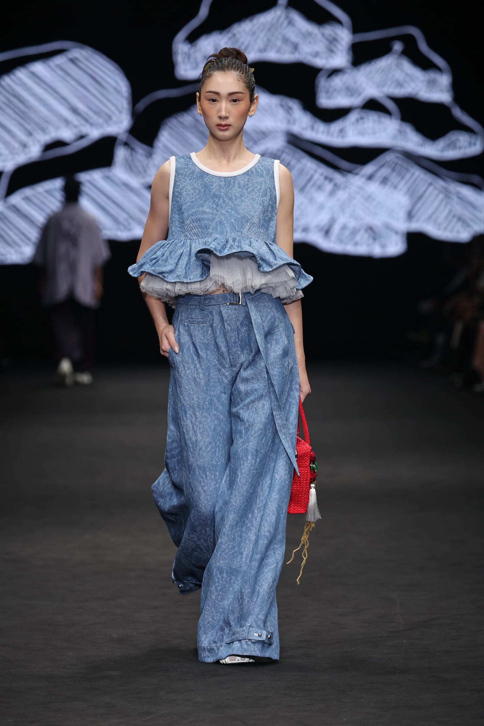 CHARINYEH-TFW-26ss-Runway-27-1762637423164