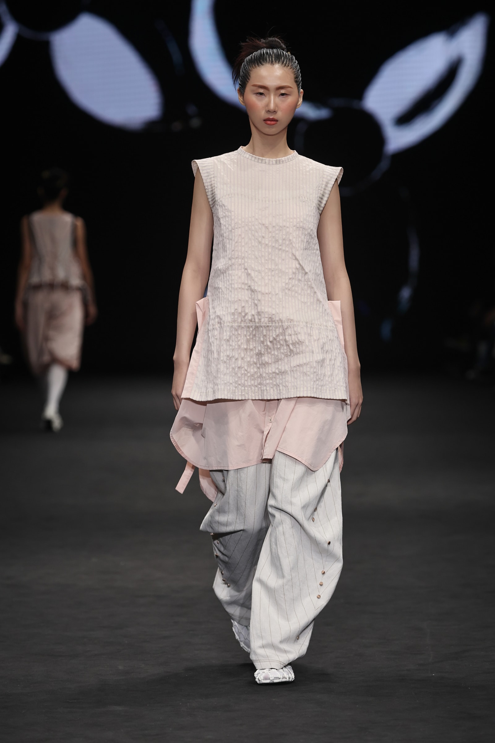 CHARINYEH-TFW-26ss-Runway-30-1762637467812