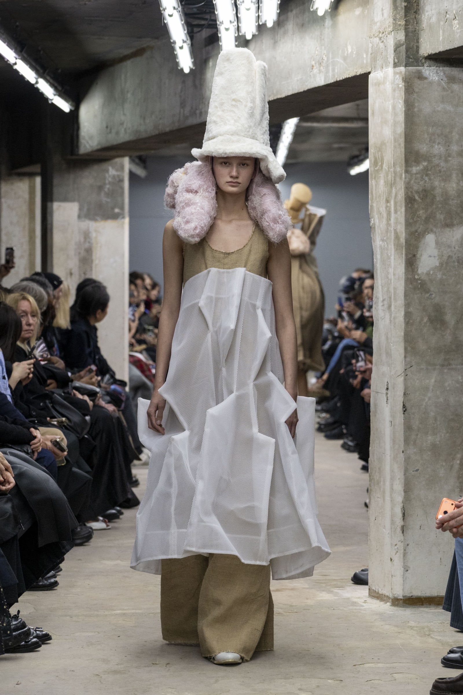 Comme-des-garcons-SS26-016-1760811866211