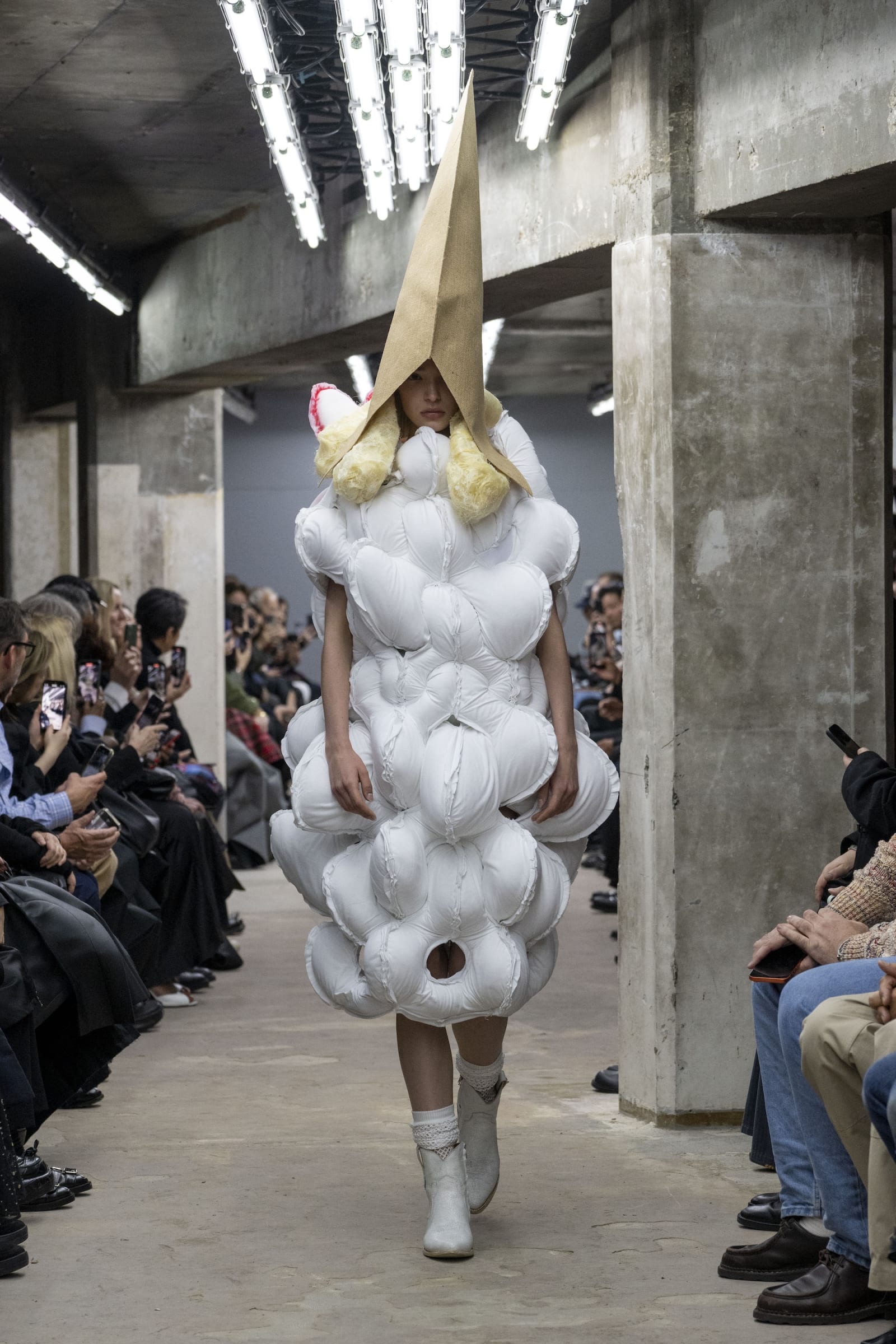 Comme-des-garcons-SS26-022-1760811871148