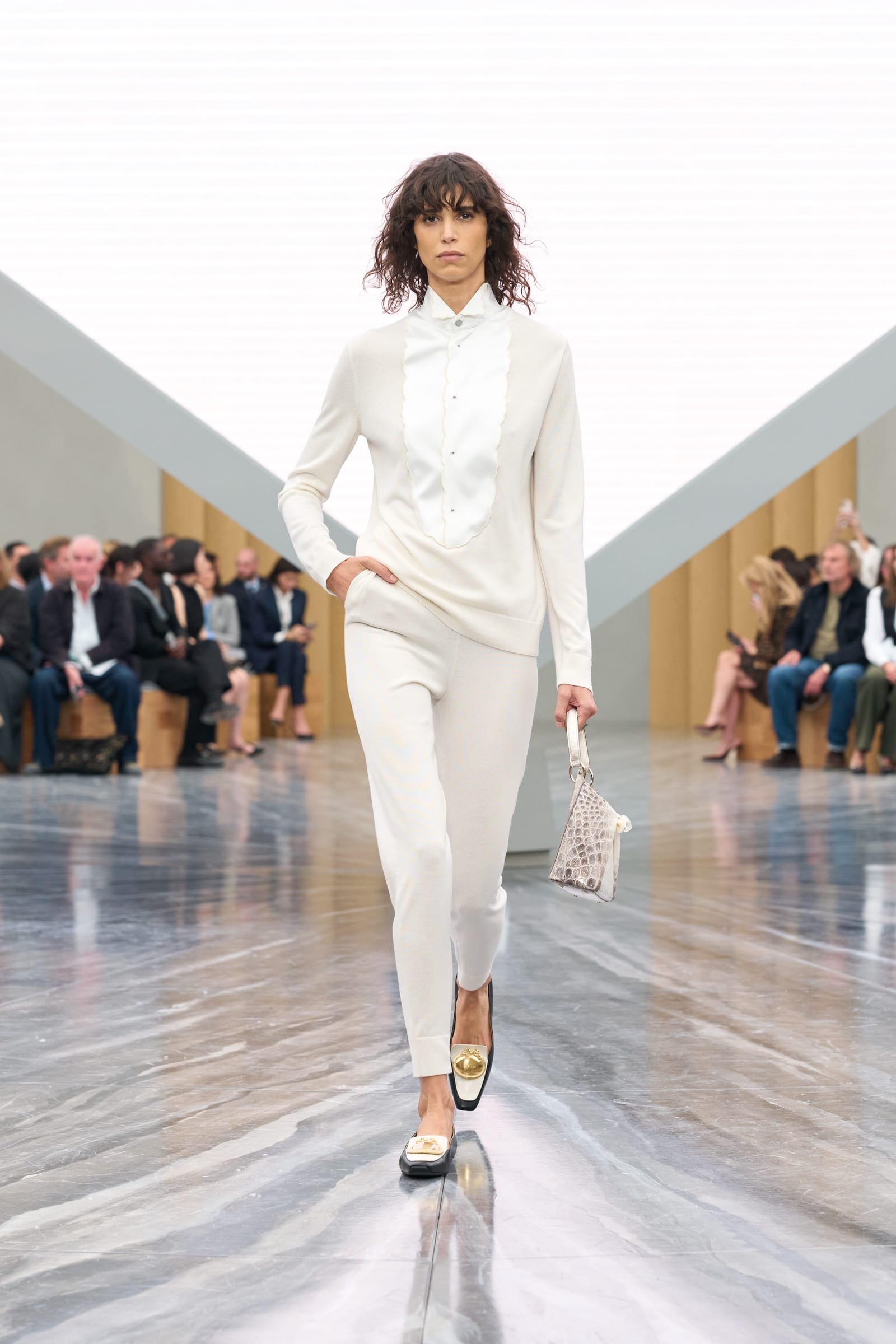 DIOR_W_RTW_SS26_LOOK_73-1760122862444